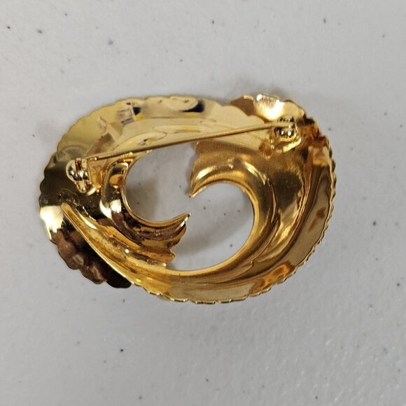 VTG Brooch Coro Signed Brushed Gold Tone Florentine Feather Swirl Simple Classy - Picture 11 of 14